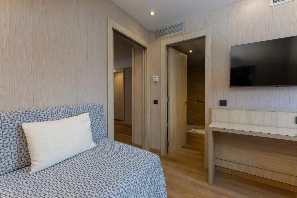 QUADRUPLE STANDARD Room, Rialto, Barcelona
