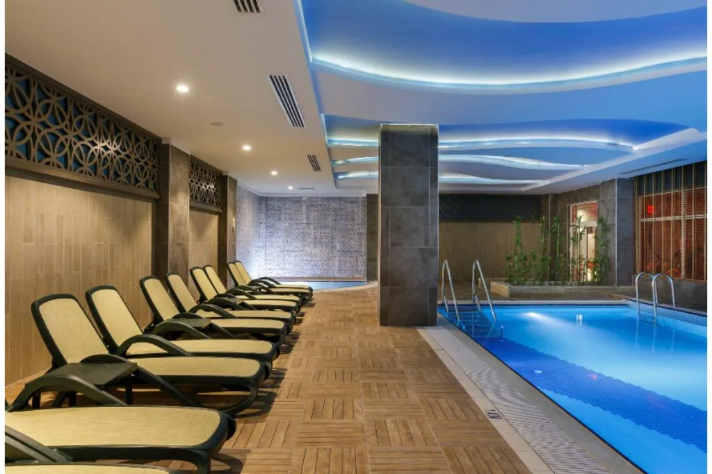 Pool, Well Palace Side, Antalya