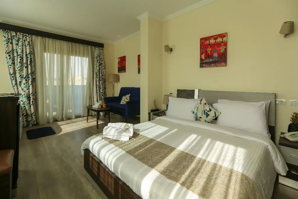 DOUBLE EXECUTIVE KING BED Room, Pyramid Edge Hotel & Exclusive Pyramids View Roof, Cairo