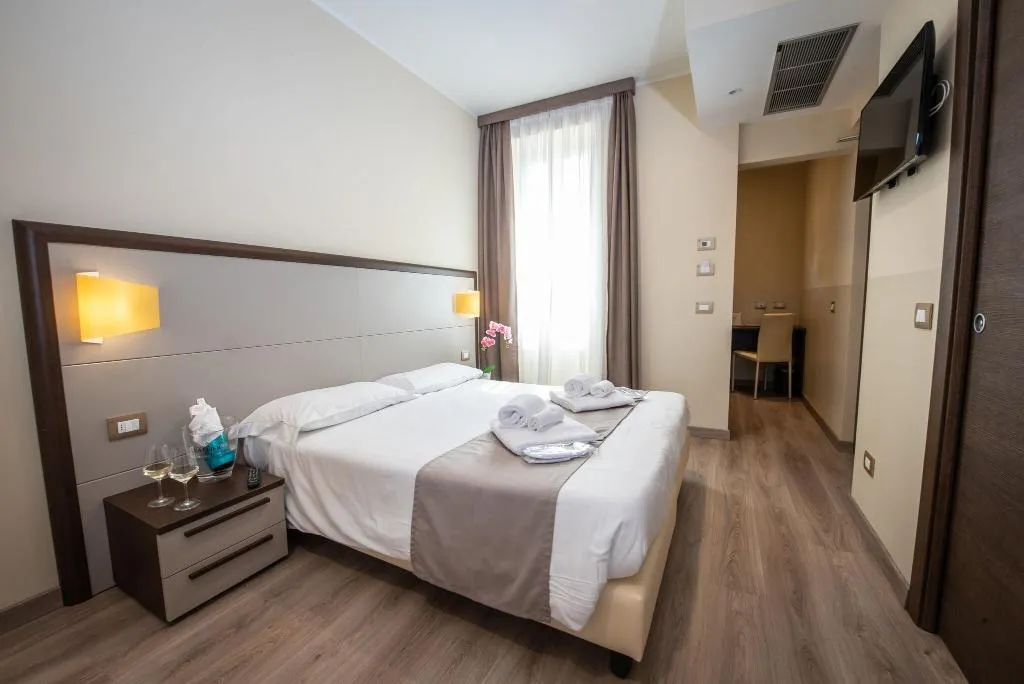Room, Hotel Rosa, Milan