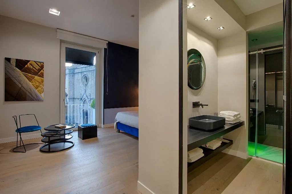 Double or Twin KING SIZE BED Room, Casa Pacifico Napoli, Naples