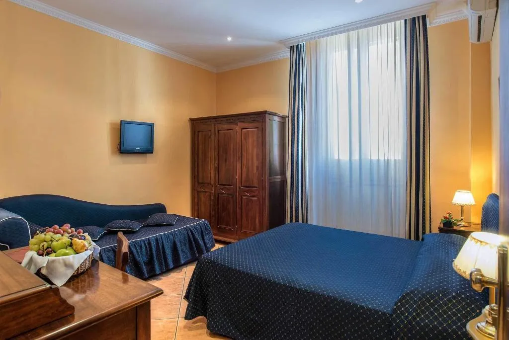 Room, Hotel Caracciolo, Naples