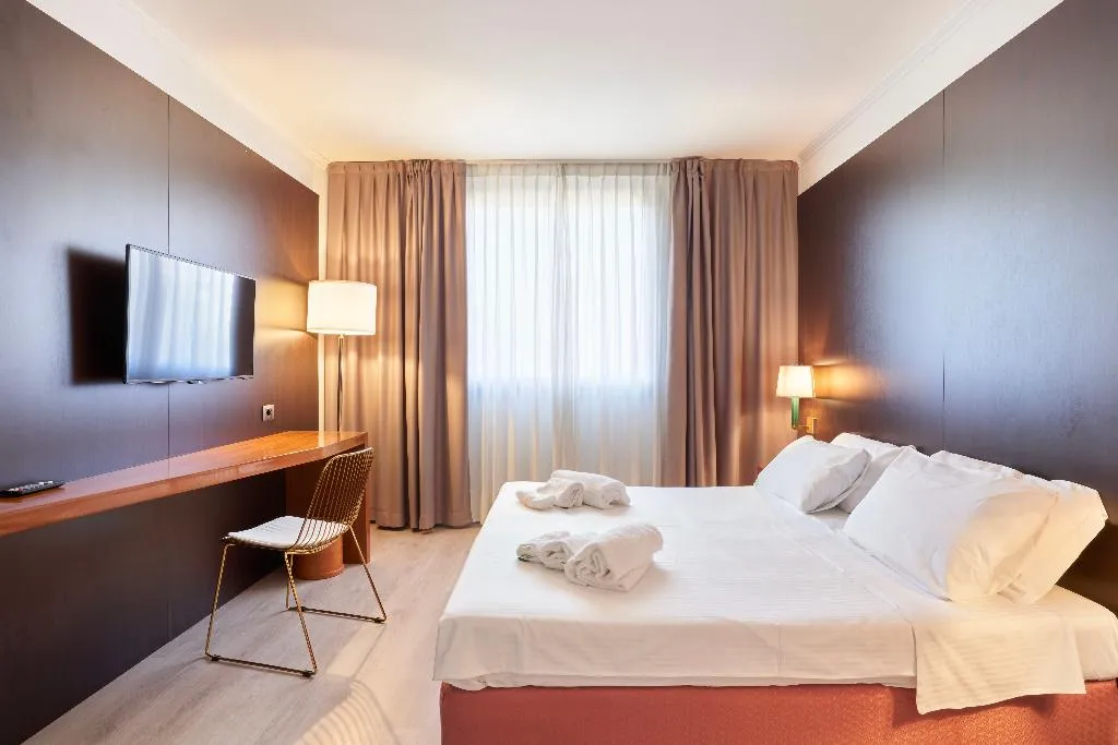 DOUBLE STANDARD Room, Cyrano, Milan