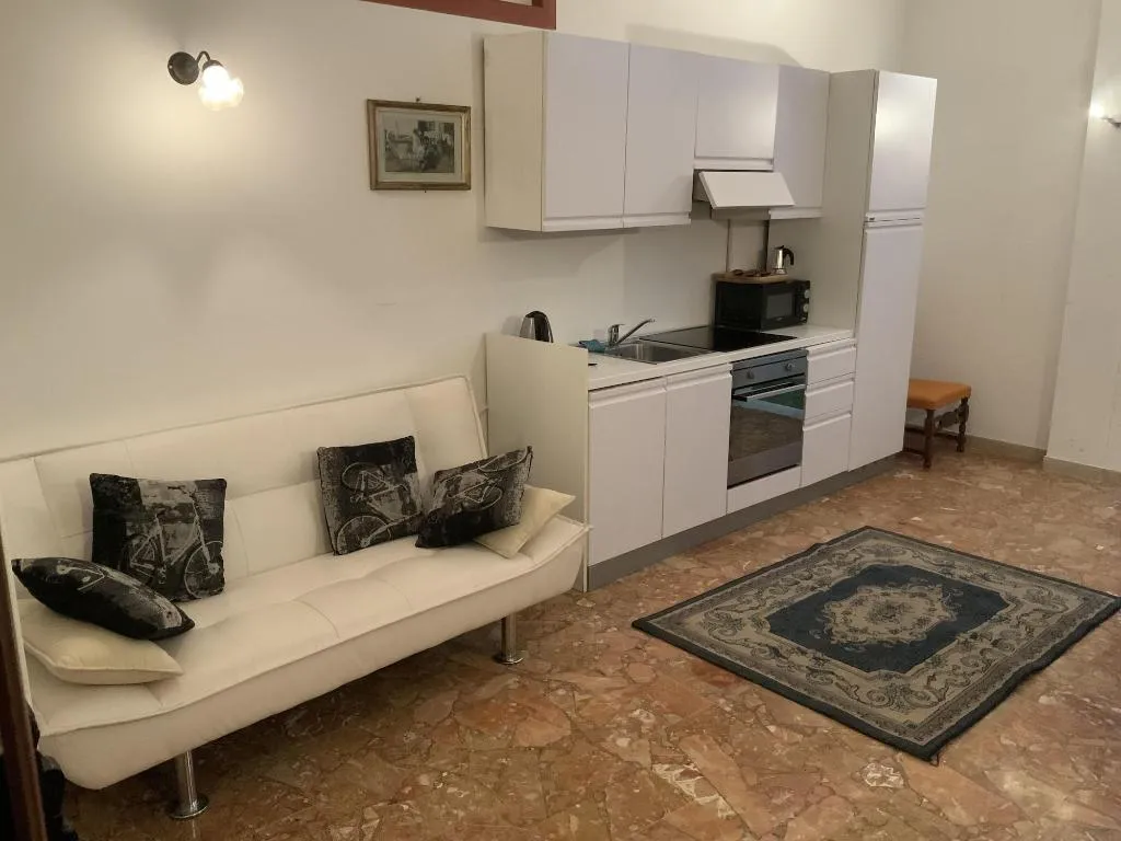 Room, Venice Sun Apartment And Rooms, Venice
