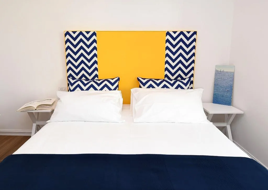 Room, Casa Pantone, Naples