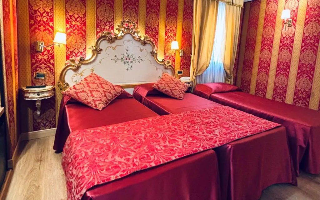 TRIPLE SUPERIOR CAPACITY 3 Room, Al Graspo de Ua, Venice