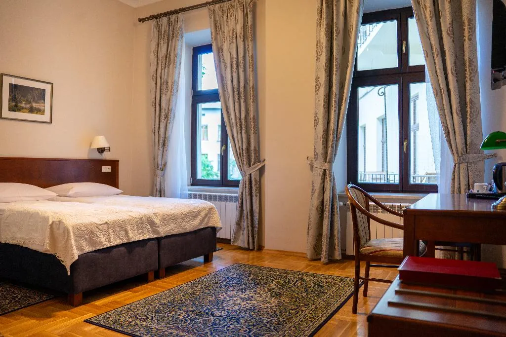 TWIN STANDARD Room, Polonia Hotel, Krakow