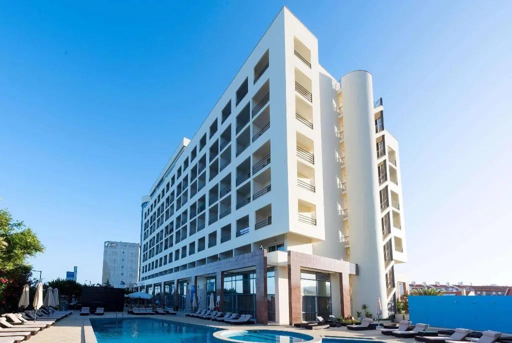 Pool, Tryp Lisboa Caparica Mar Hotel, Lisbon