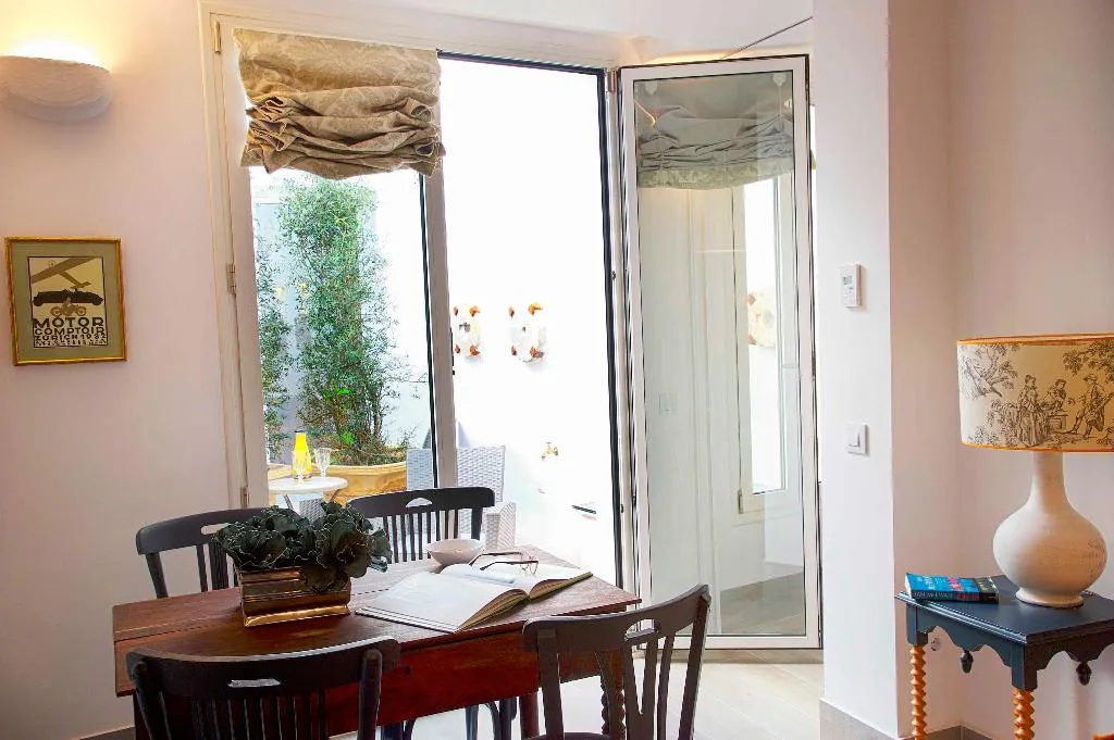 APARTMENT DELUXE Room, Overland Suites Catedral Luxury Apartments, Seville