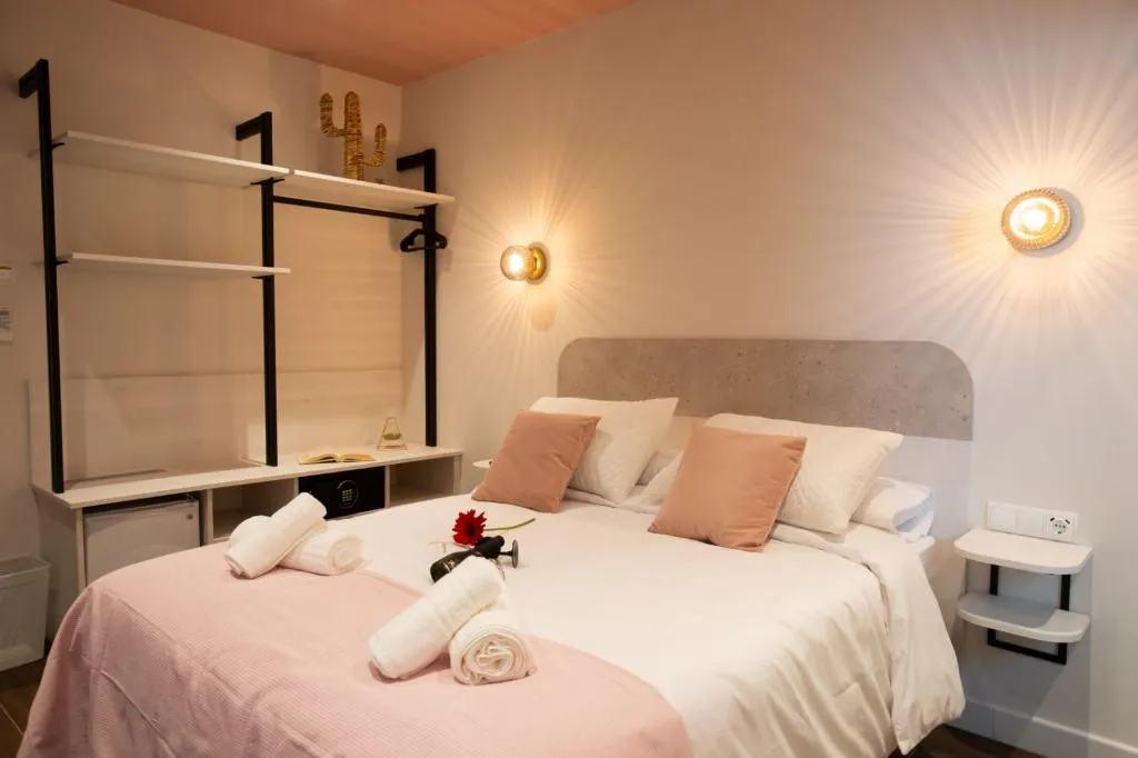 DOUBLE DELUXE POOL VIEW Room, Boutique Rooms Playa Burriana, Costa Del Sol