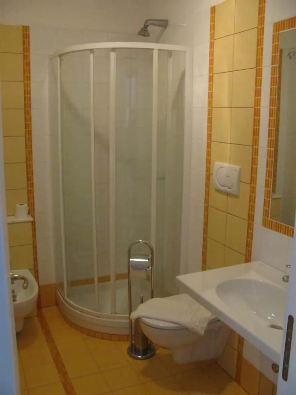 Room, Lo Stradone, Naples