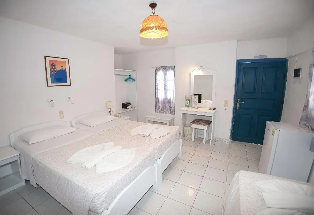 TRIPLE POOL VIEW Room, Caldera View Resort-Adults only, Santorini
