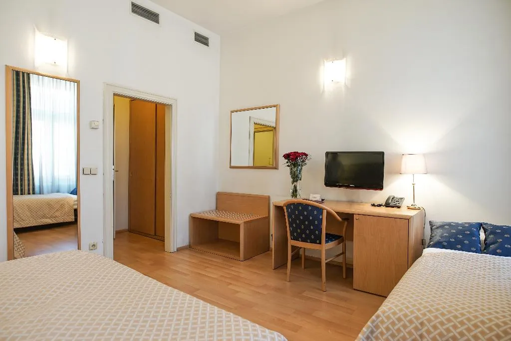 TRIPLE STANDARD Room, Hotel Tivoli Prague, Prague