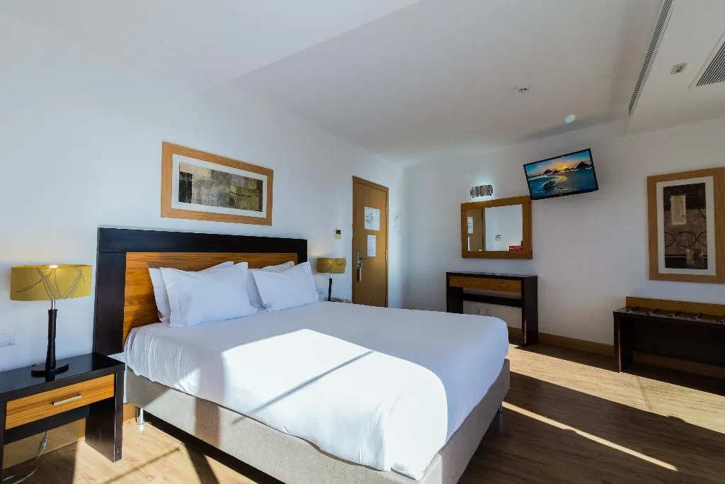 Double or Twin CLASSIC Room, Quarteira Sol, Algarve