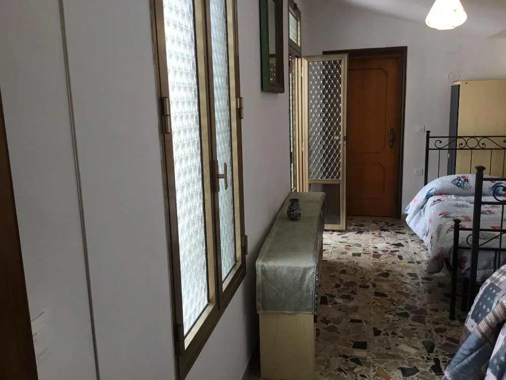 Room, Venice Sun Apartment And Rooms, Venice