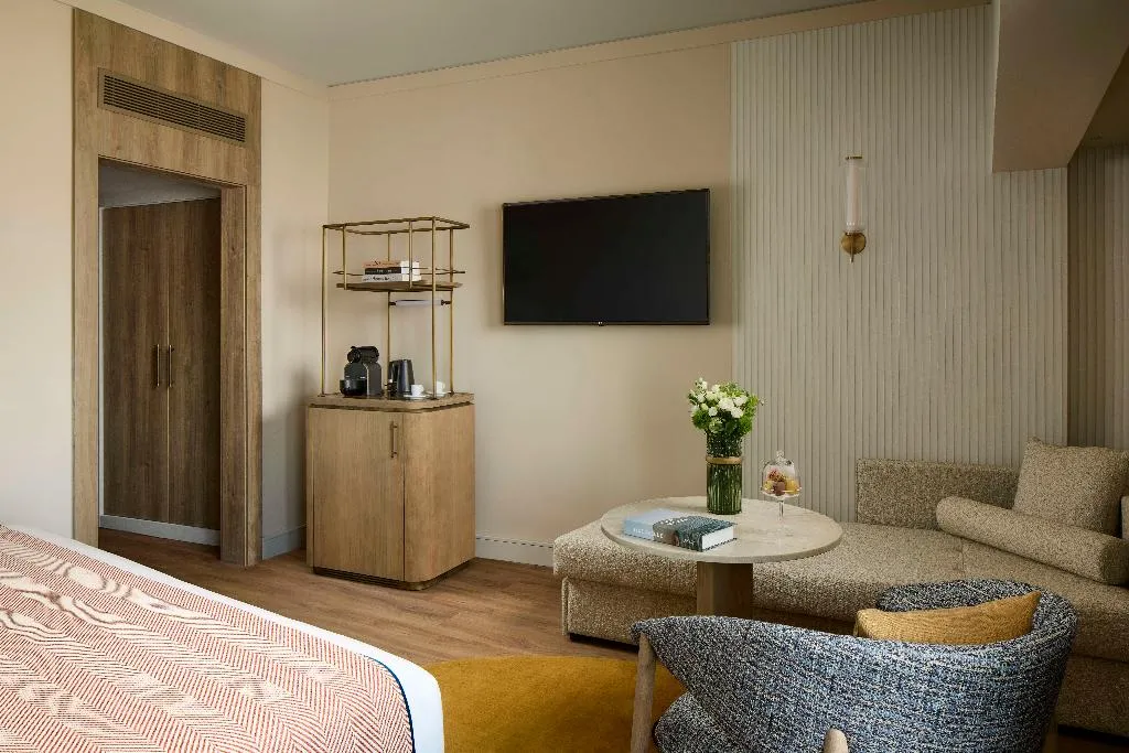 FAMILY ROOM DELUXE Room, Tivoli Oriente Lisboa Hotel, Lisbon