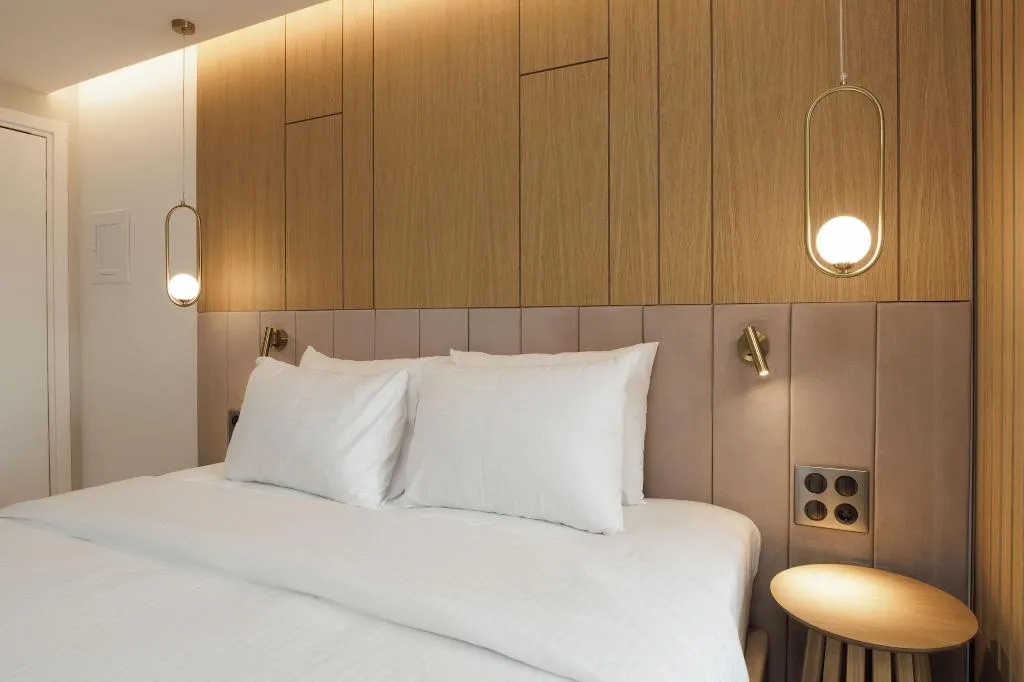 JUNIOR SUITE KING SIZE BED Room, Hilton Garden Inn Athens Syggrou Avenue, Athens