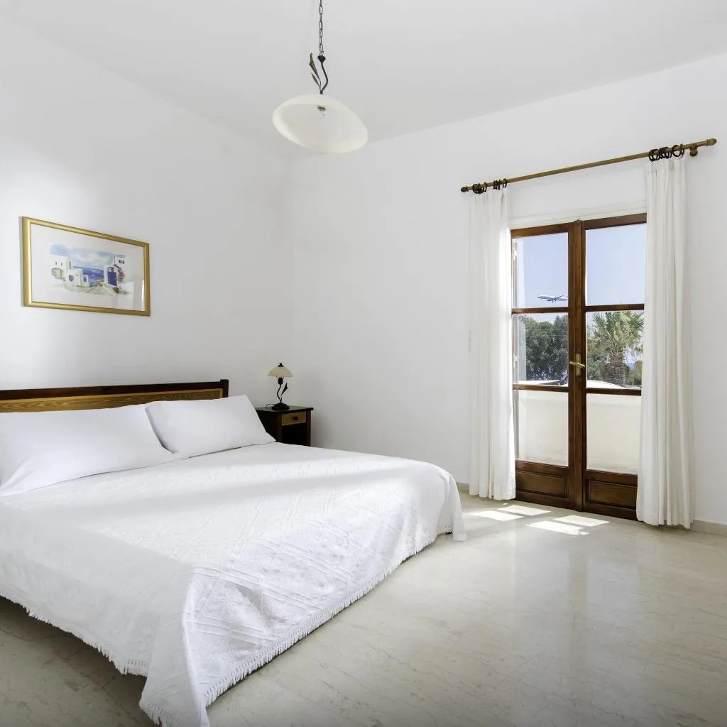 Room, Makris Beach Hotel, Santorini