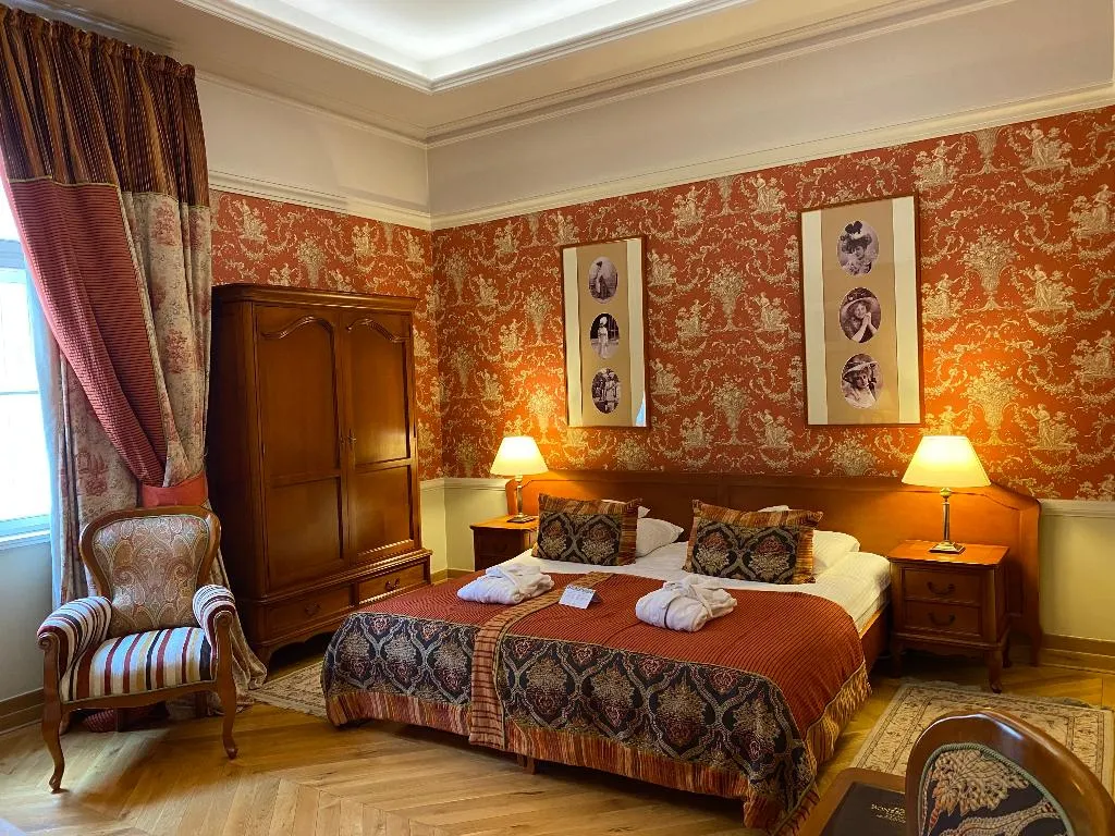 Double or Twin ONE BEDROOM ONE BATHROOM Room, The Bonerowski Palace, Krakow