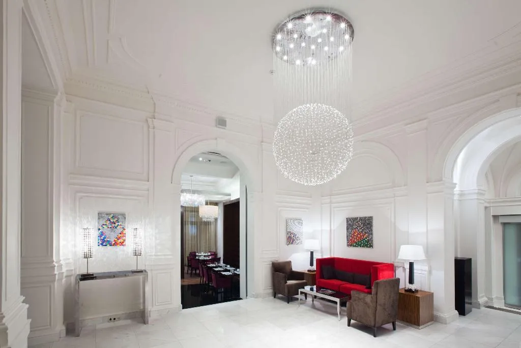 Lobby, Kings Court, Prague