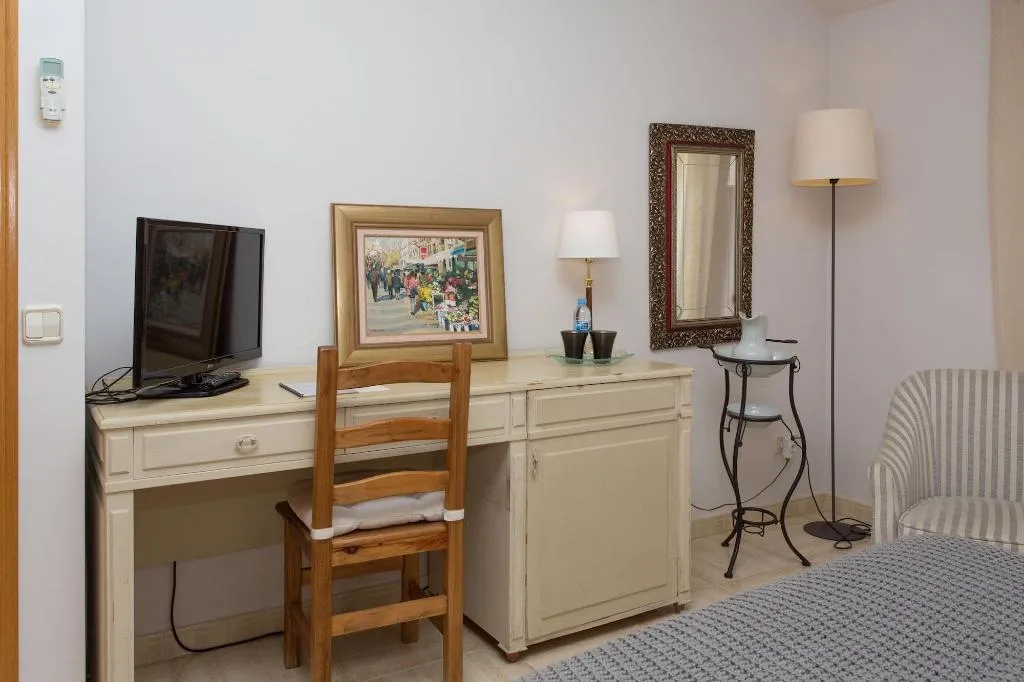 Room, Hostal De La Plaça, Barcelona