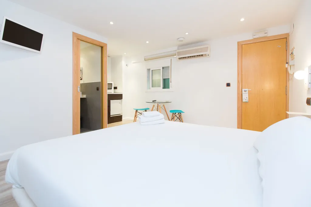 STUDIO CAPACITY 2 Room, AinB Las Ramblas-Colón Apartments, Barcelona