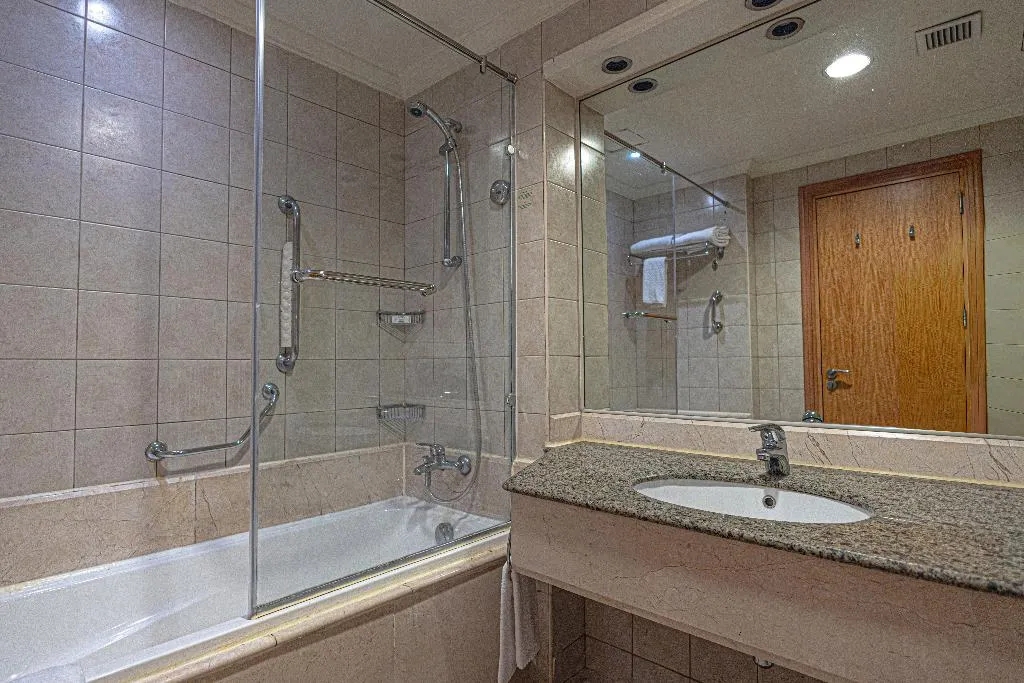 DOUBLE KING SIZE BED Room, Holiday Inn Cairo - Citystars, Cairo