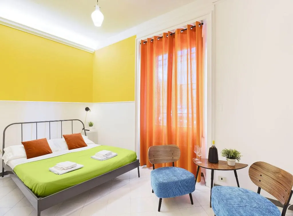 Room, B&B Locanderia, Naples