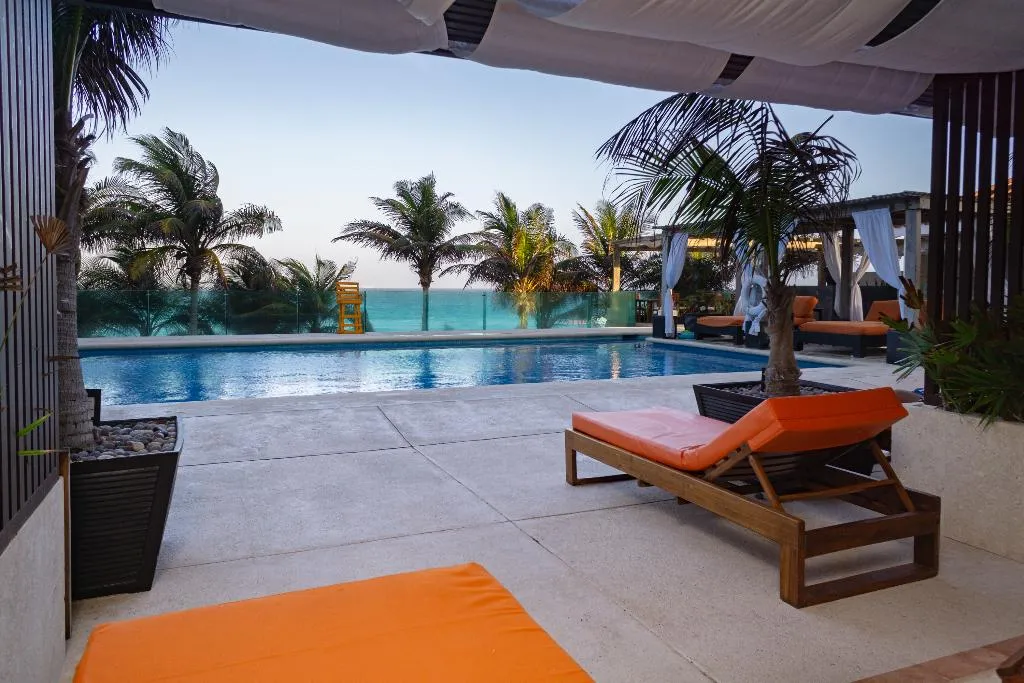 TRIPLE DELUXE POOL VIEW Room, Flamingo Cancun All Inclusive, Cancun Area