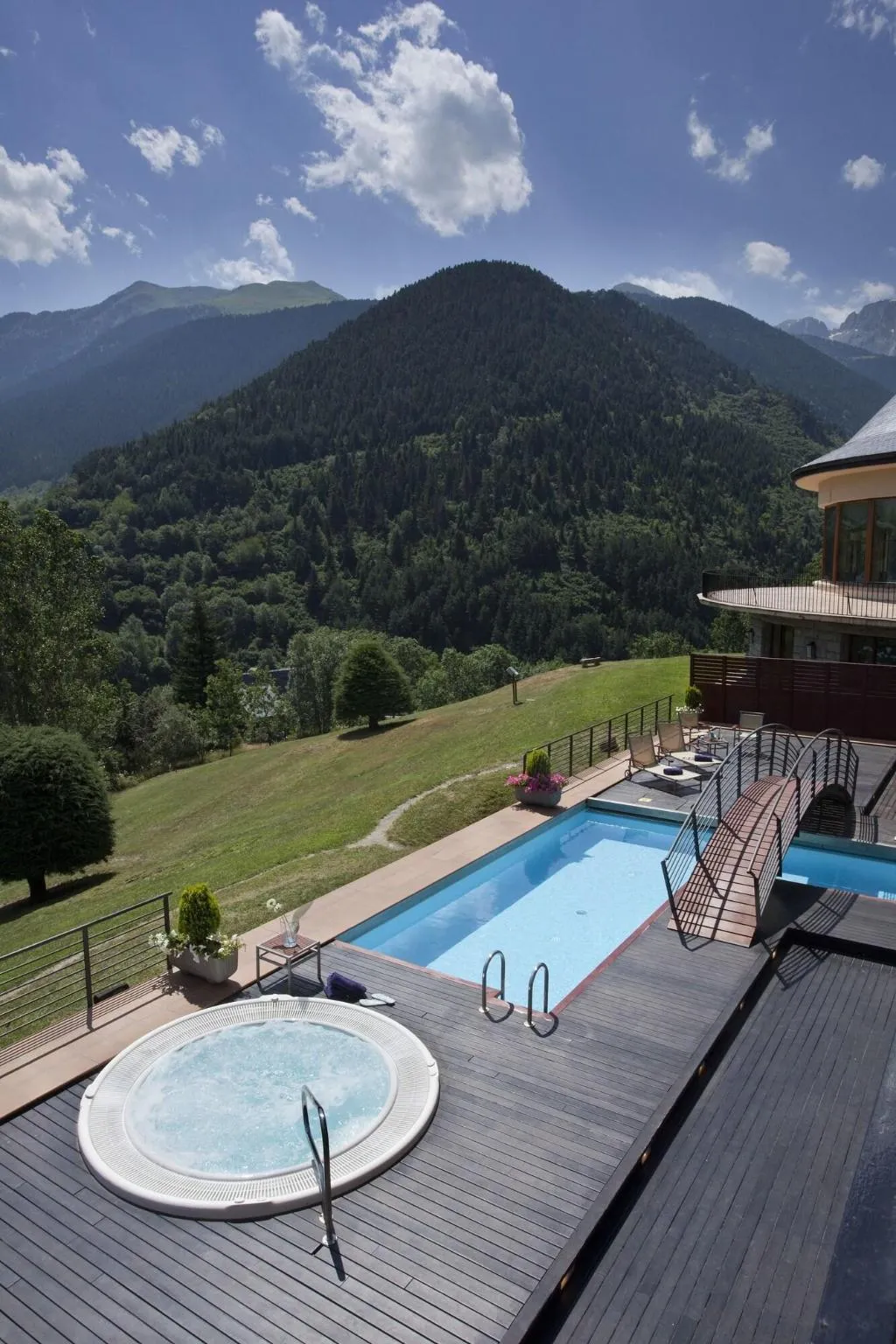 Sports and Entertainment, Parador de Vielha, Costa Brava