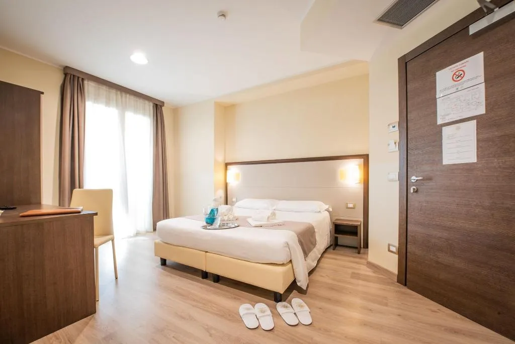 Room, Hotel Rosa, Milan