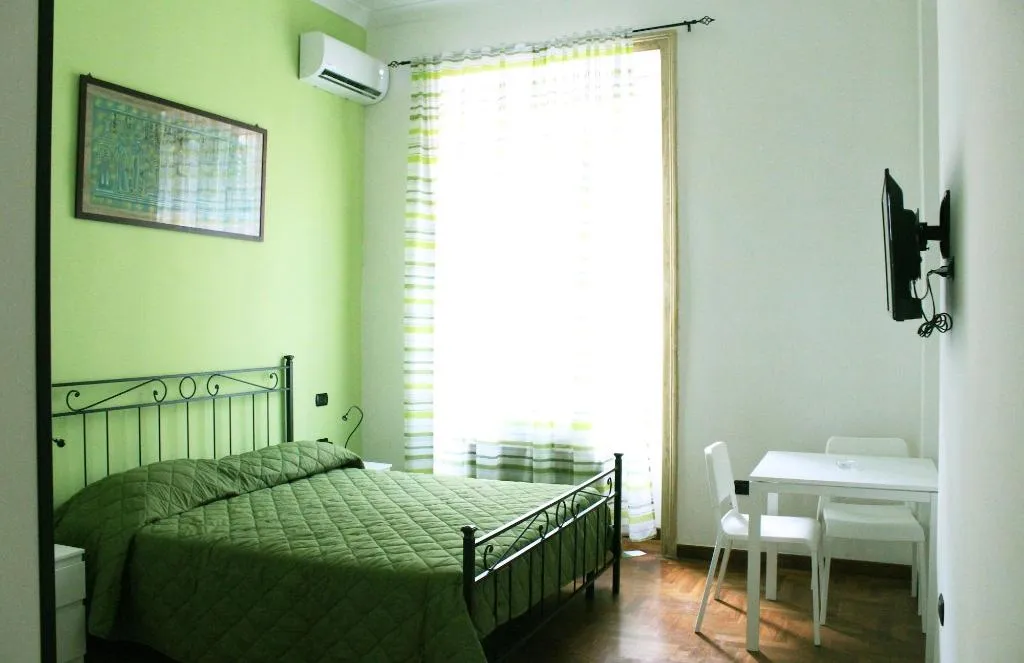 Room, Pomodoro B&B, Naples