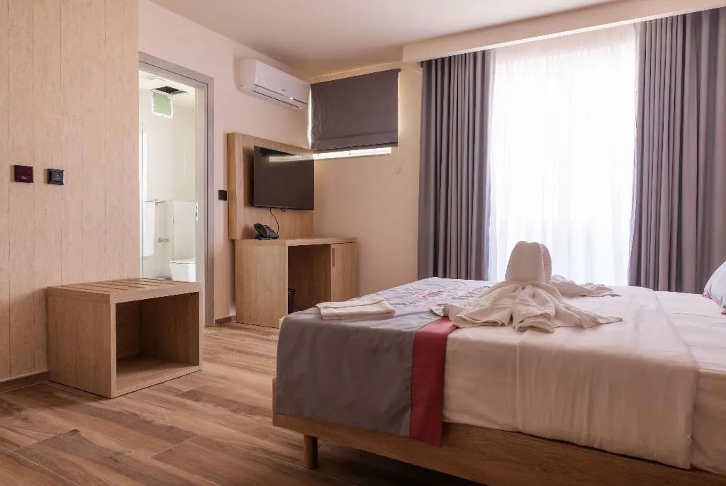 DOUBLE LUXURY Room, C'est La Vie Boutik Swieqi, Malta