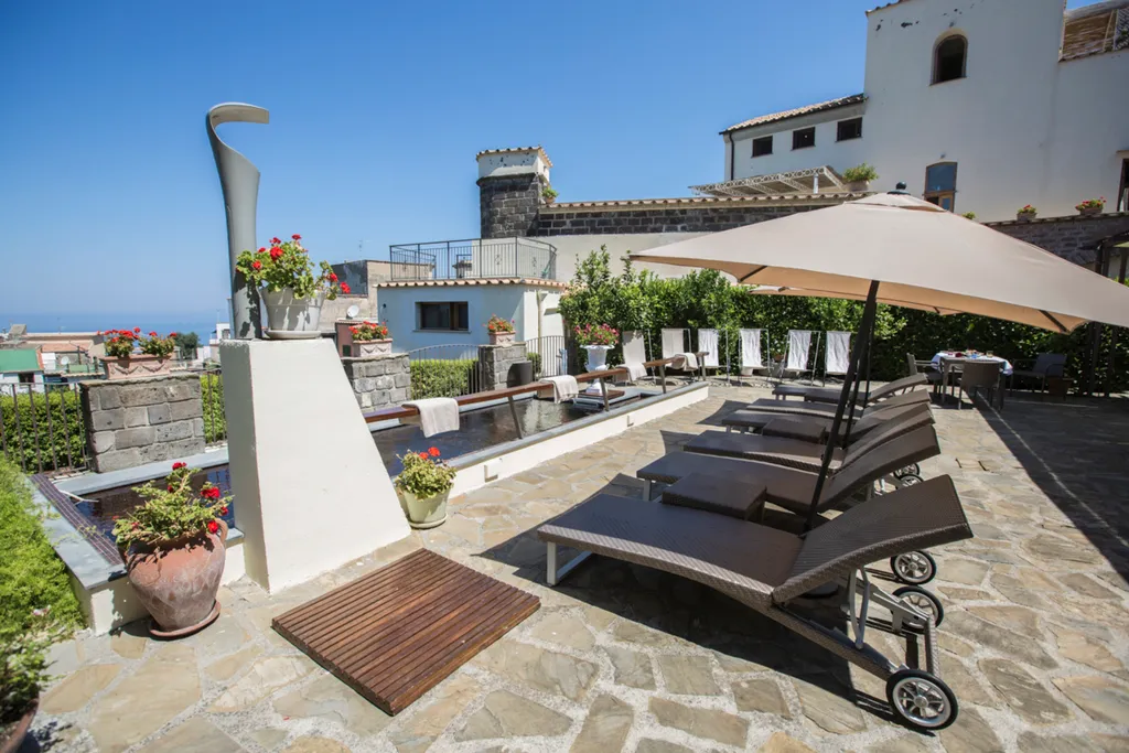 Sports and Entertainment, Lubra Casa Relax, Naples
