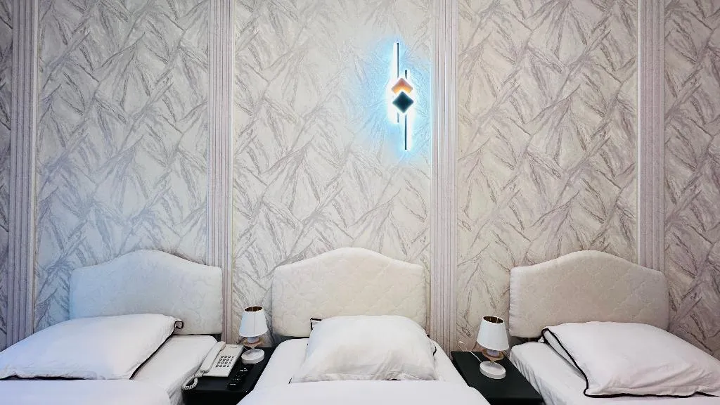 TRIPLE DELUXE Room, Palette San Marino Hotel, Dubai