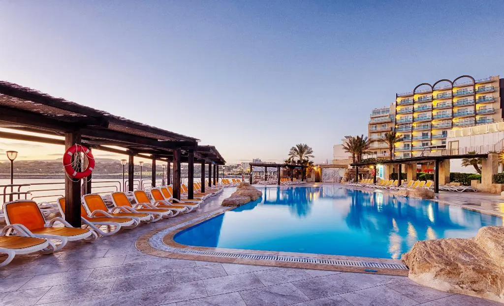 Pool, AX Sunny Coast, Malta