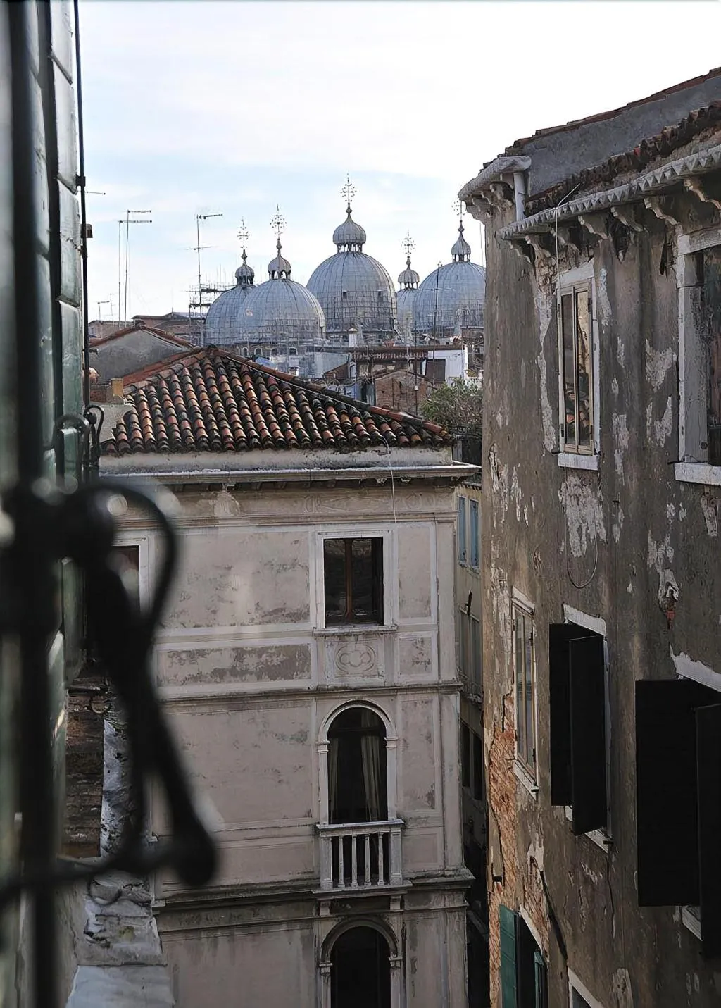 General view, Ai Bareteri, Venice