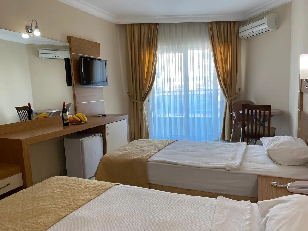 TRIPLE THREE BEDS Room, Green House City Hotel, Antalya
