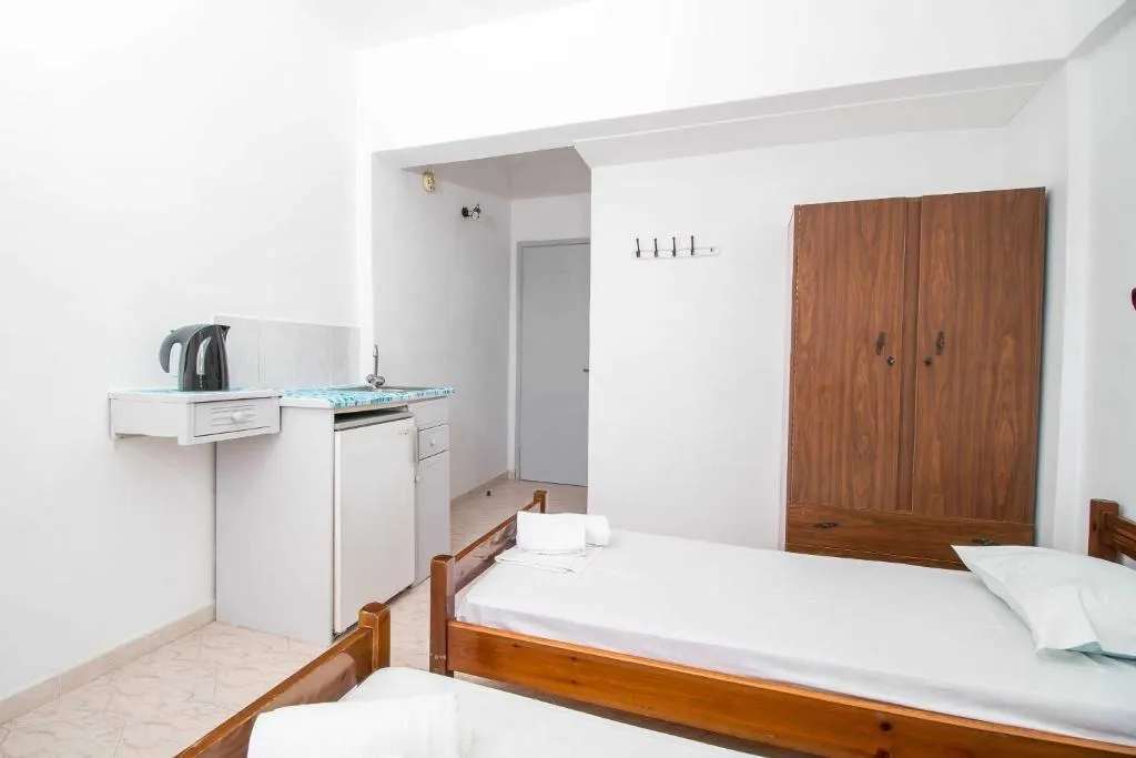 TWIN STANDARD Room, Nikos BnB, Rhodes