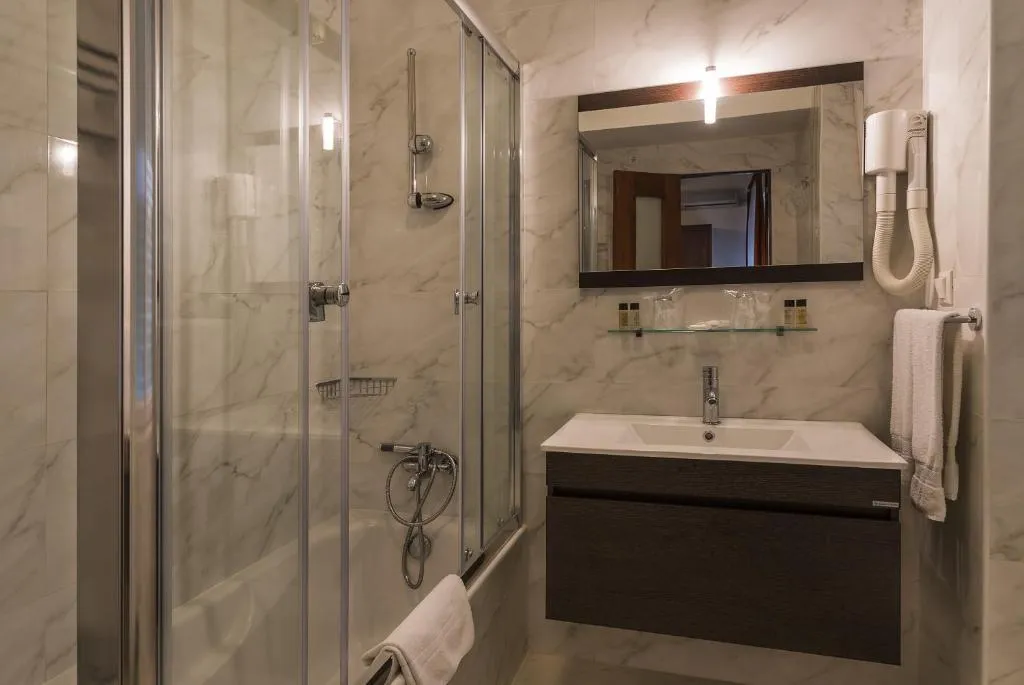 QUADRUPLE STANDARD Room, Pao de Acucar Hotel, Porto