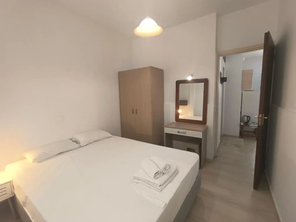 QUADRUPLE COMFORT Room, Albatross Apartments, Crete