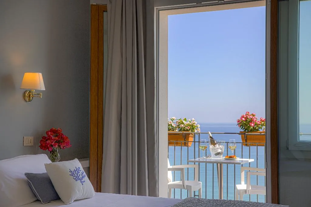 TRIPLE SUPERIOR Room, Punta Nord-Est, Palermo