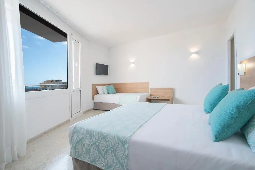 TRIPLE STANDARD Room, Hotel Lloret Santa Rosa by Pierre & Vacances, Costa Brava