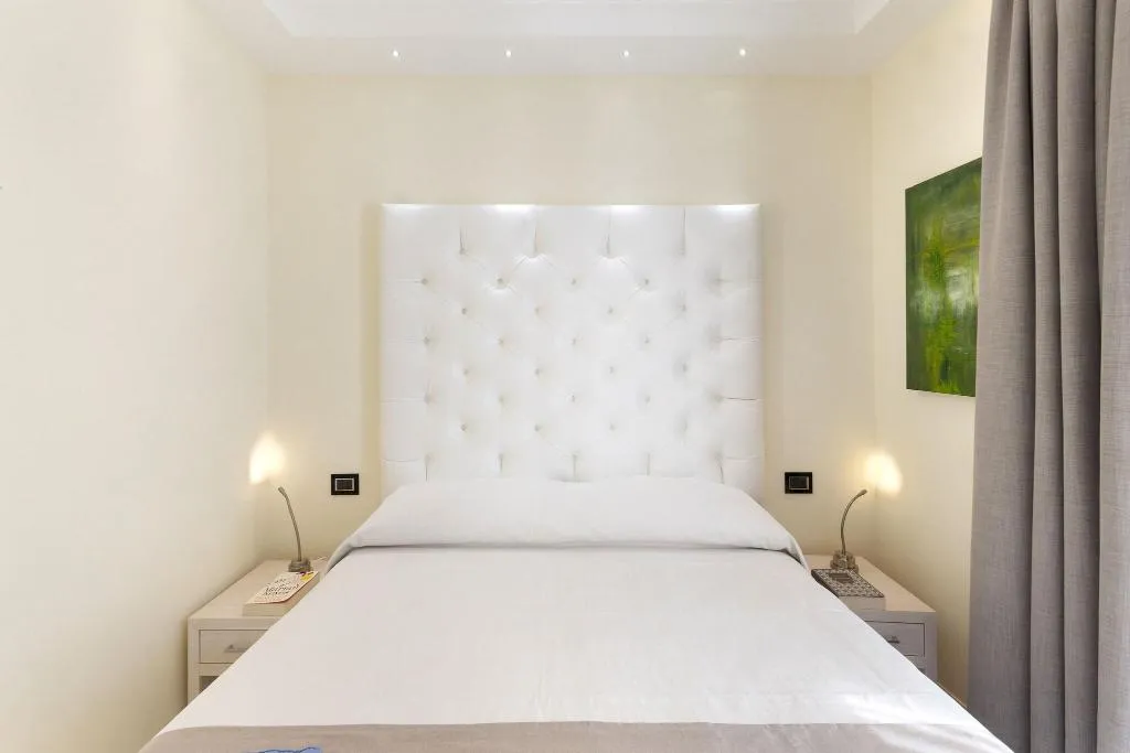DOUBLE CLASSIC Room, Palazzo Tritone, Naples
