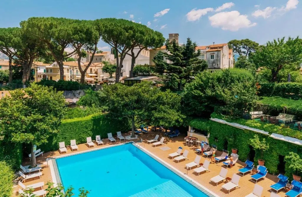 Pool, Giordano, Naples