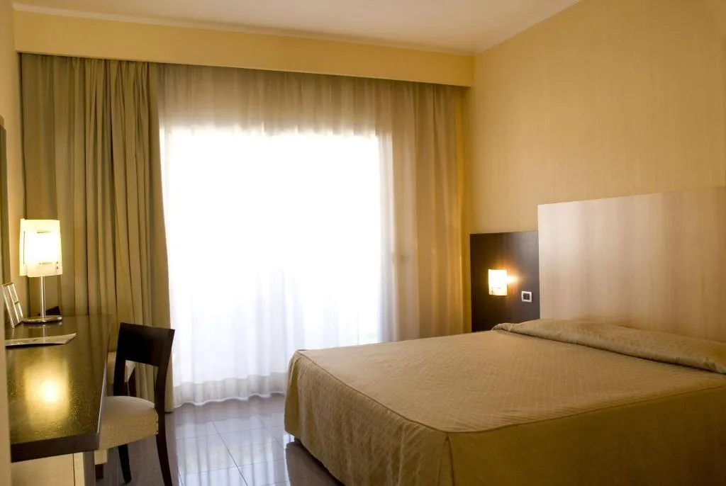 Room, Albergo Mediterraneo, Rome