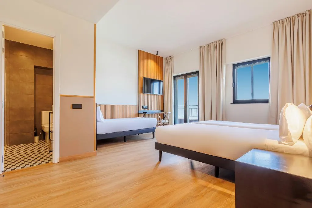 TRIPLE STANDARD Room, Acta Madfor Hotel, Madrid