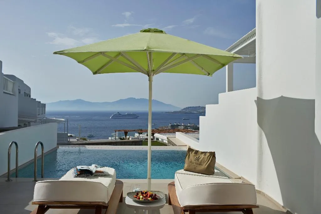 SUITE SEA VIEW WITH PRIVATE POOL Room, Myconian Naia - Preferred Hotels & Resorts, Mykonos