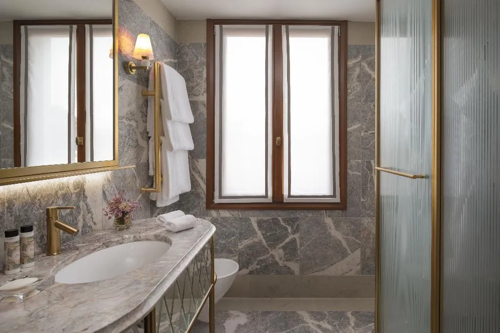 Double or Twin DELUXE Room, Hotel Gabrielli Venezia - Starhotels Collezione, Venice