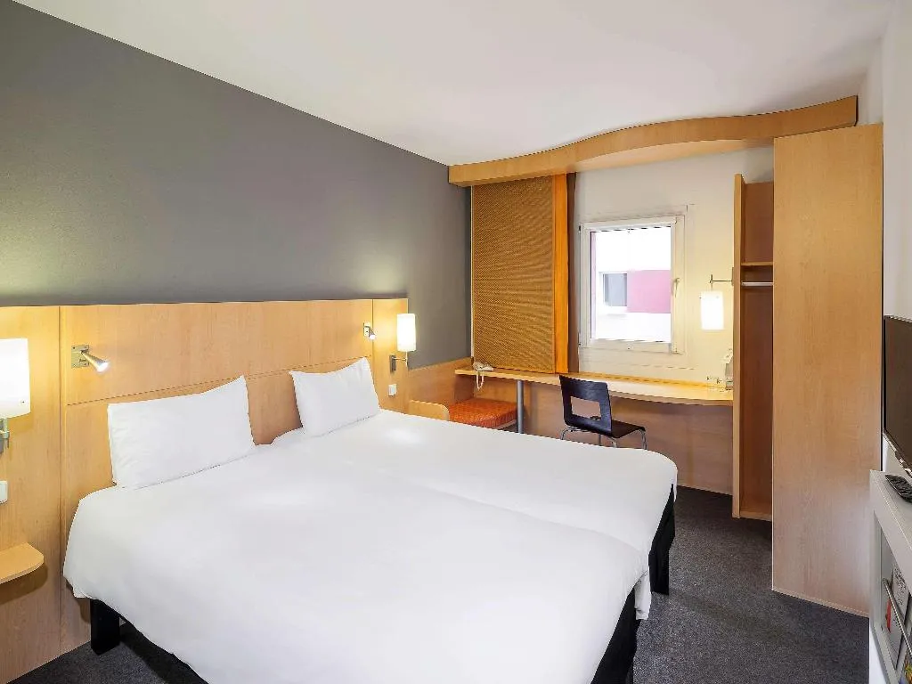 TWIN STANDARD Room, Ibis Praha Old Town, Prague